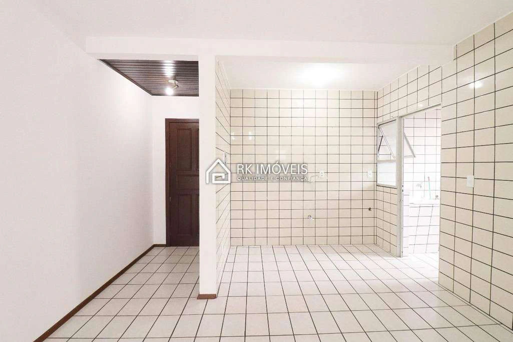 Apartamento de 2 dormitorios con 2 baños, 100 m² y 1 plaza — photo 3