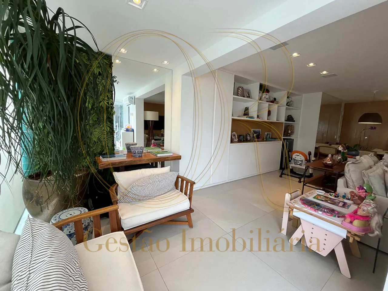 Apartamento mobiliado de 290 m² com 3 quartos e 4 banheiros — photo 17