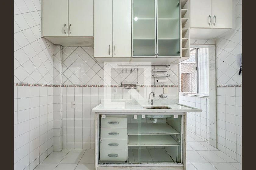 Apartamento de 3 quartos com piso de madeira ou laminado — photo 15