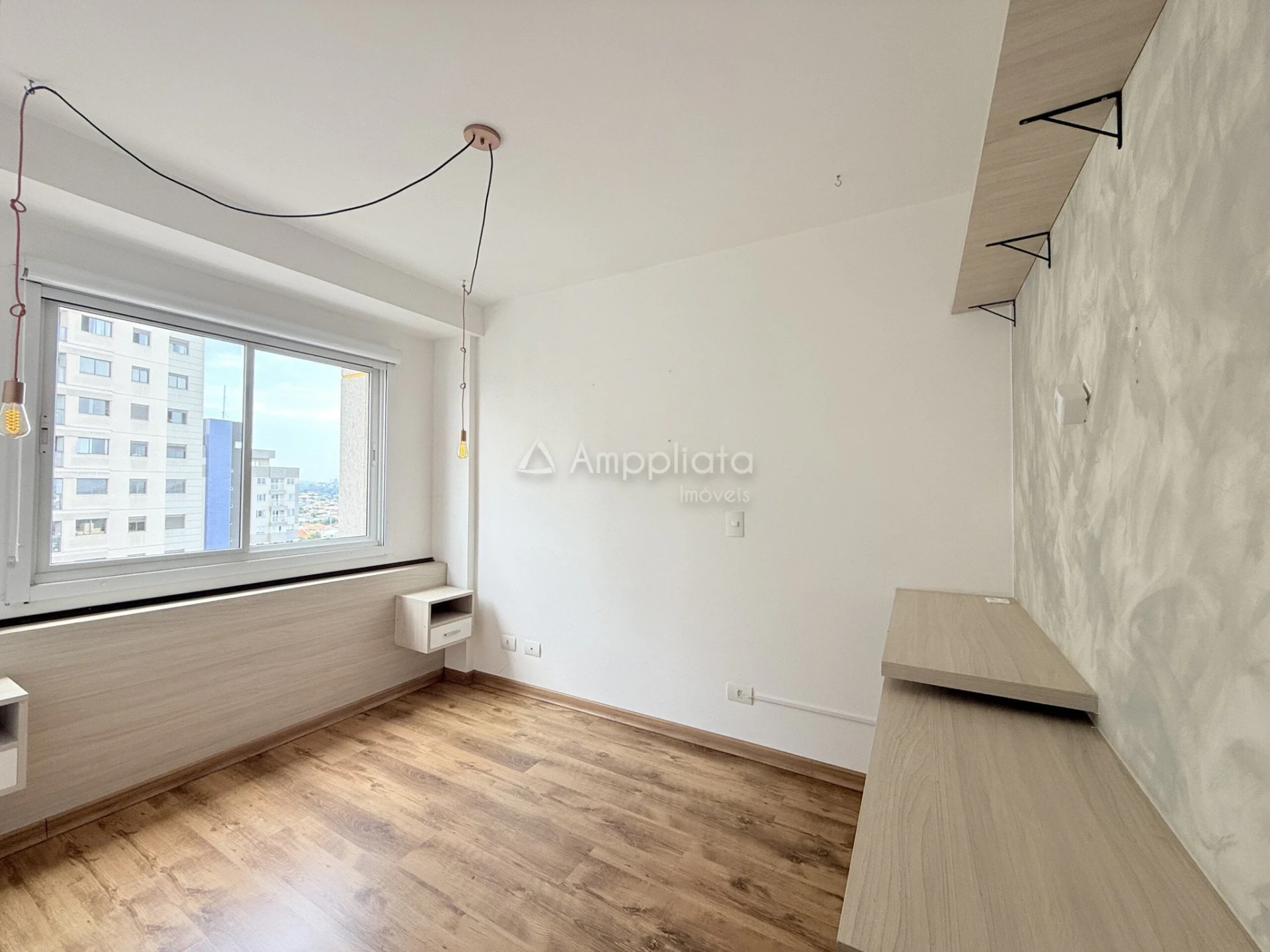 Glass-enclosed balcony in a 3-bedroom apartment, 78 m² — photo 12
