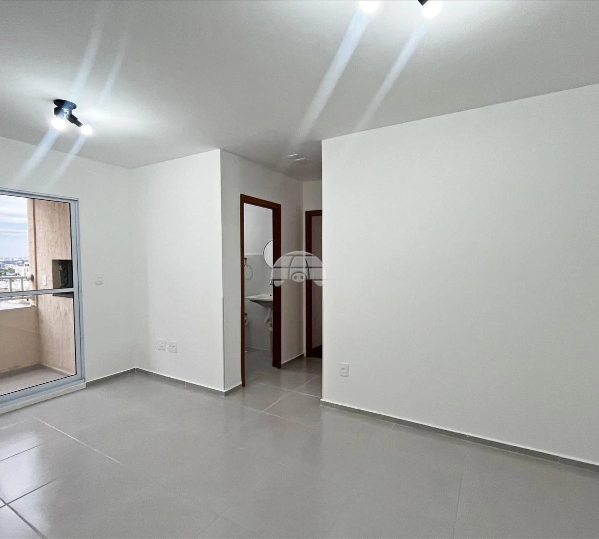 2-bedroom apartment with en-suite and 1 parking spot