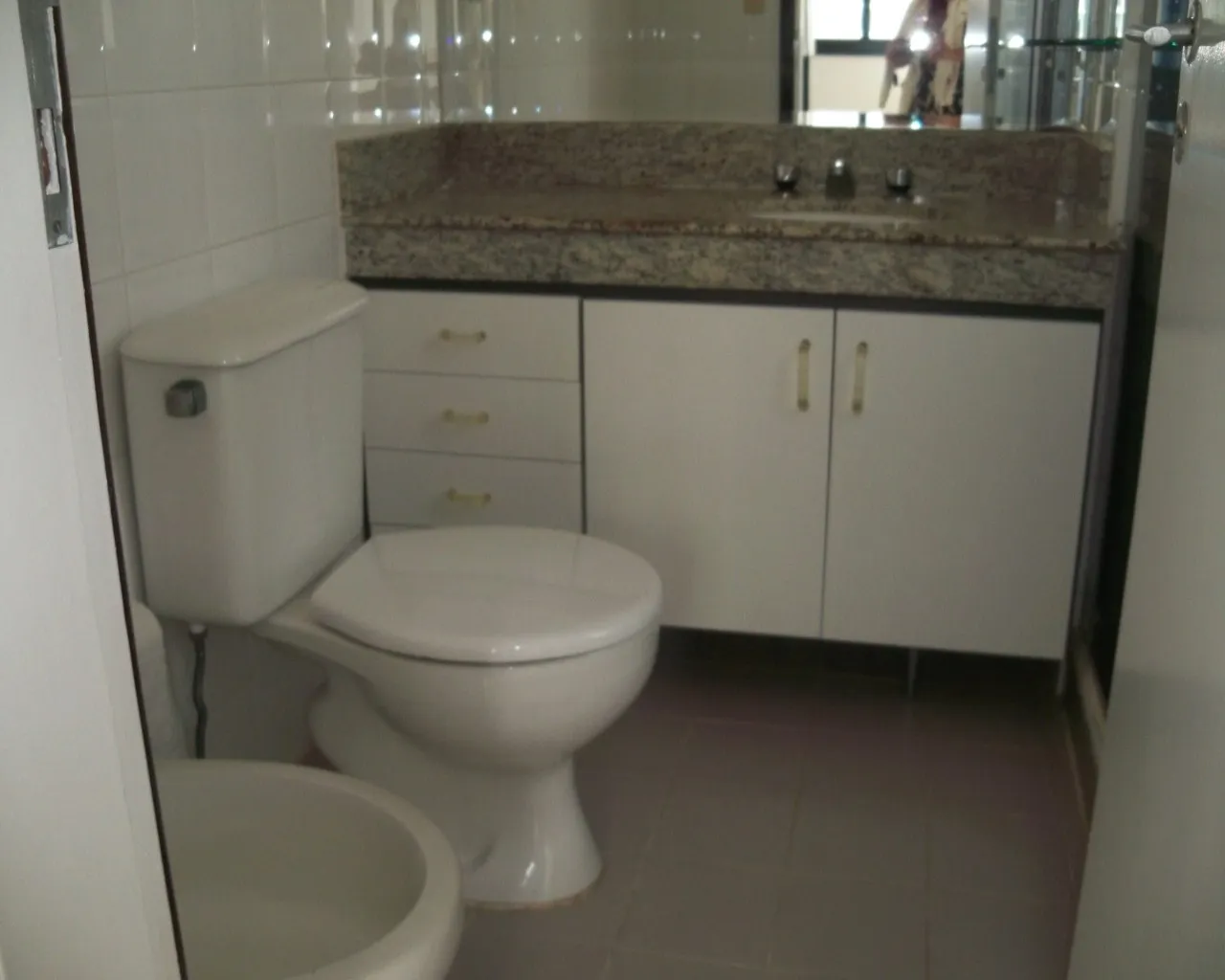 Apartamento sem mobília com 4 quartos e 3 banheiros — photo 20