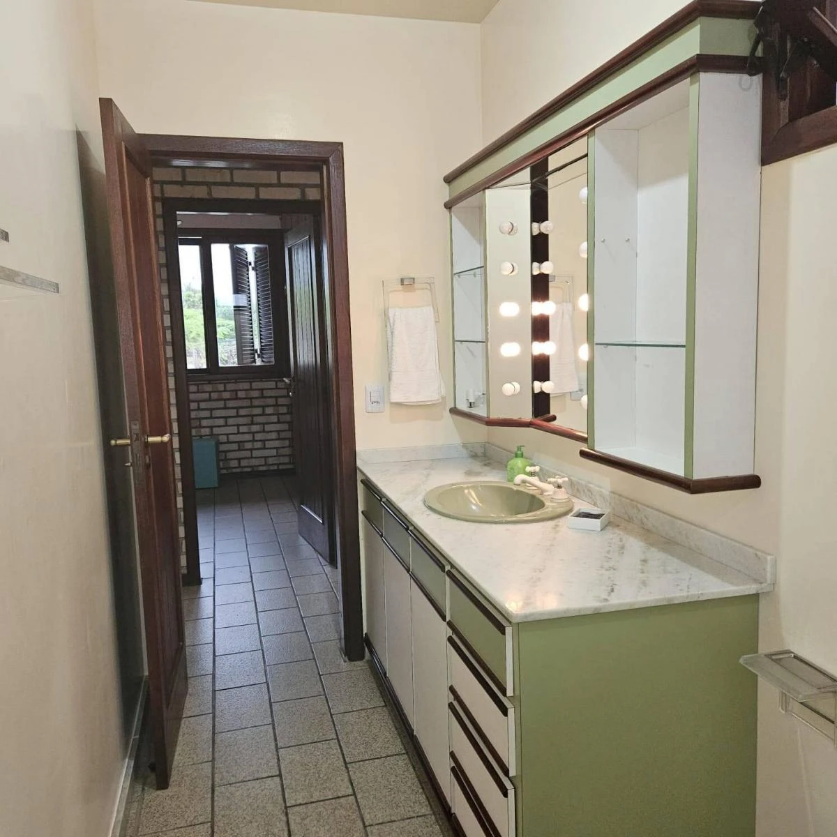Стиральная машина и 4 спальни: дом 280 м² — photo 44