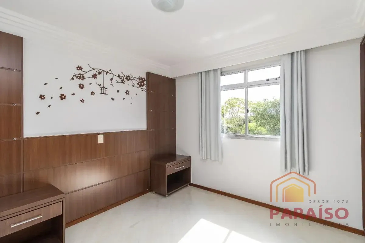 Balcony with a grill in a 2-bedroom apartment, 90 m² — photo 4
