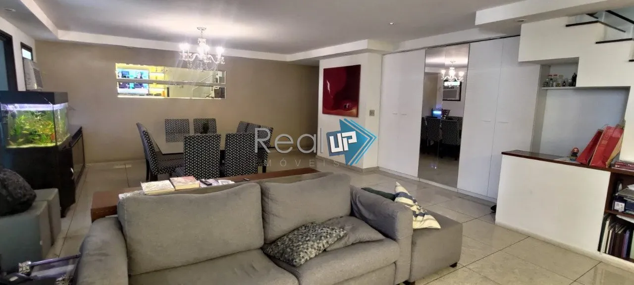 Unfurnished apartment with 3 bedrooms and a glazed balcony — photo 7
