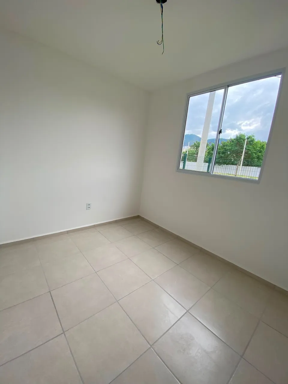 3-bedroom apartment with a closed kitchen and gas stove — photo 3