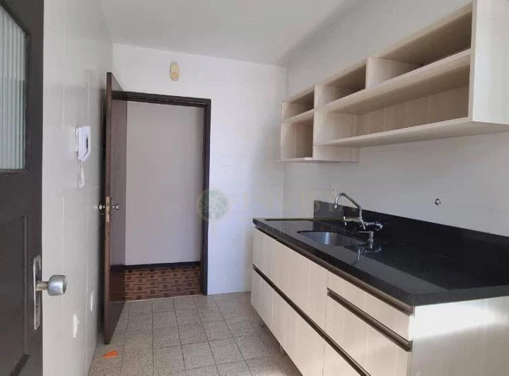 Apartment 136 m² with 3 bedrooms and a dedicated laundry area — photo 4