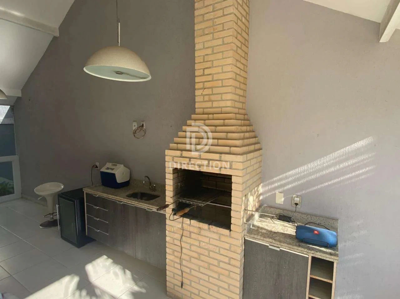 4 quartos e banheira: casa de 300 m² — photo 25