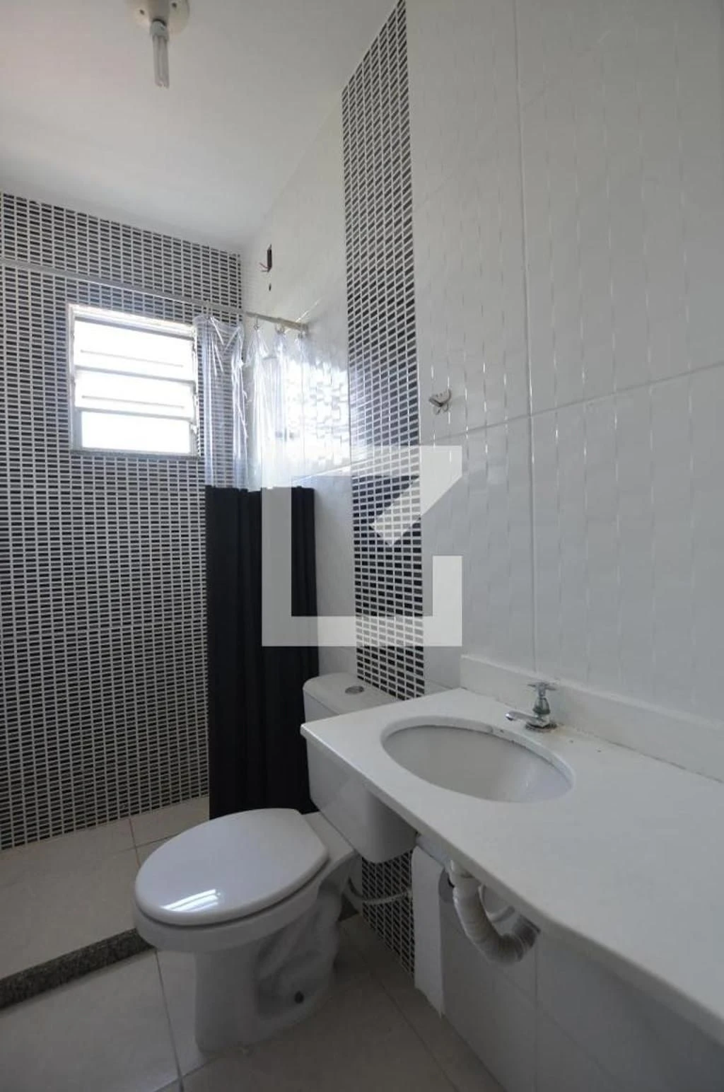 Unfurnished 1-bedroom apartment with gas stove — photo 13