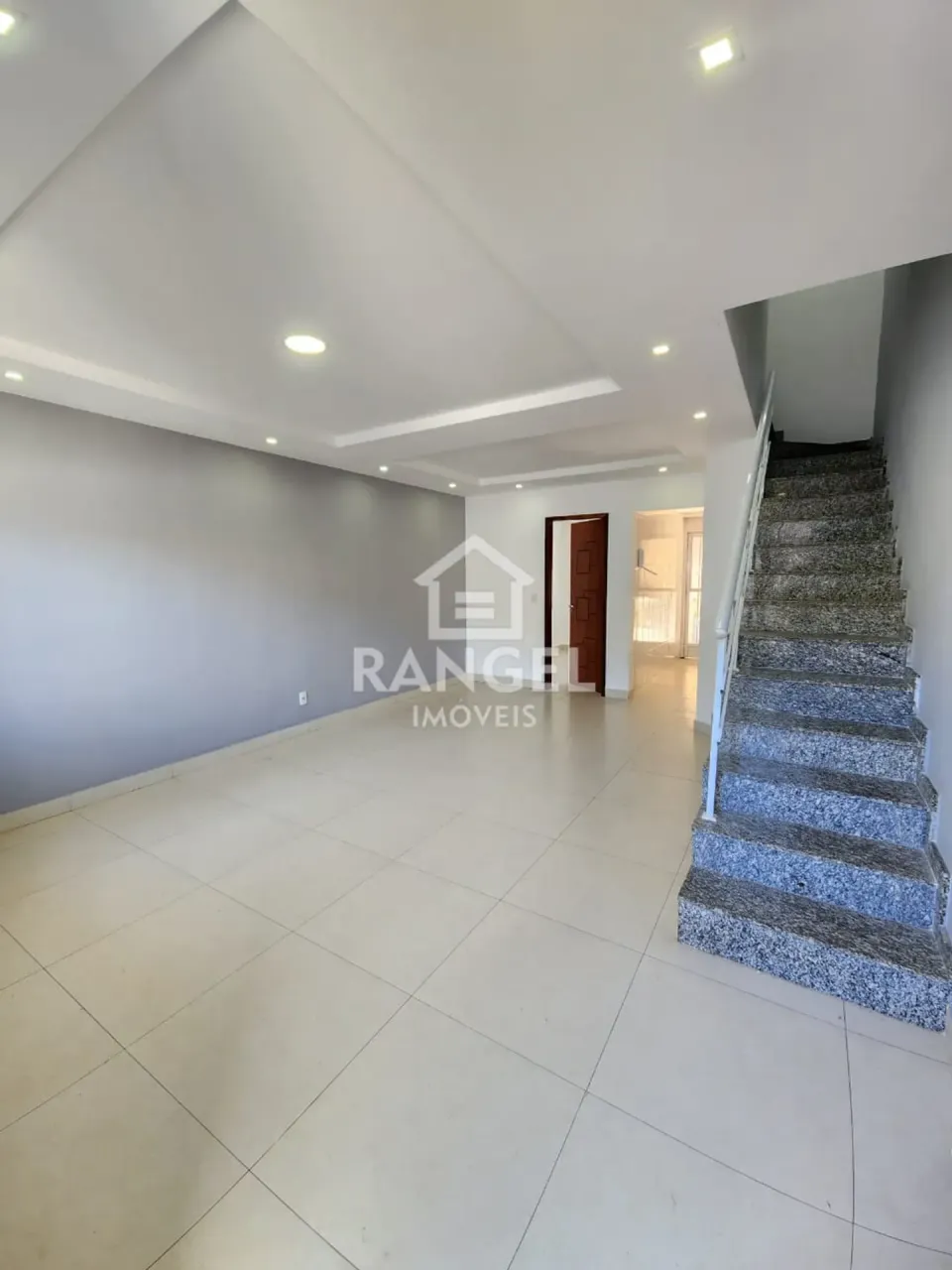 Casa com 3 quartos e varanda, 2 vagas, 3 banheiros — photo 2