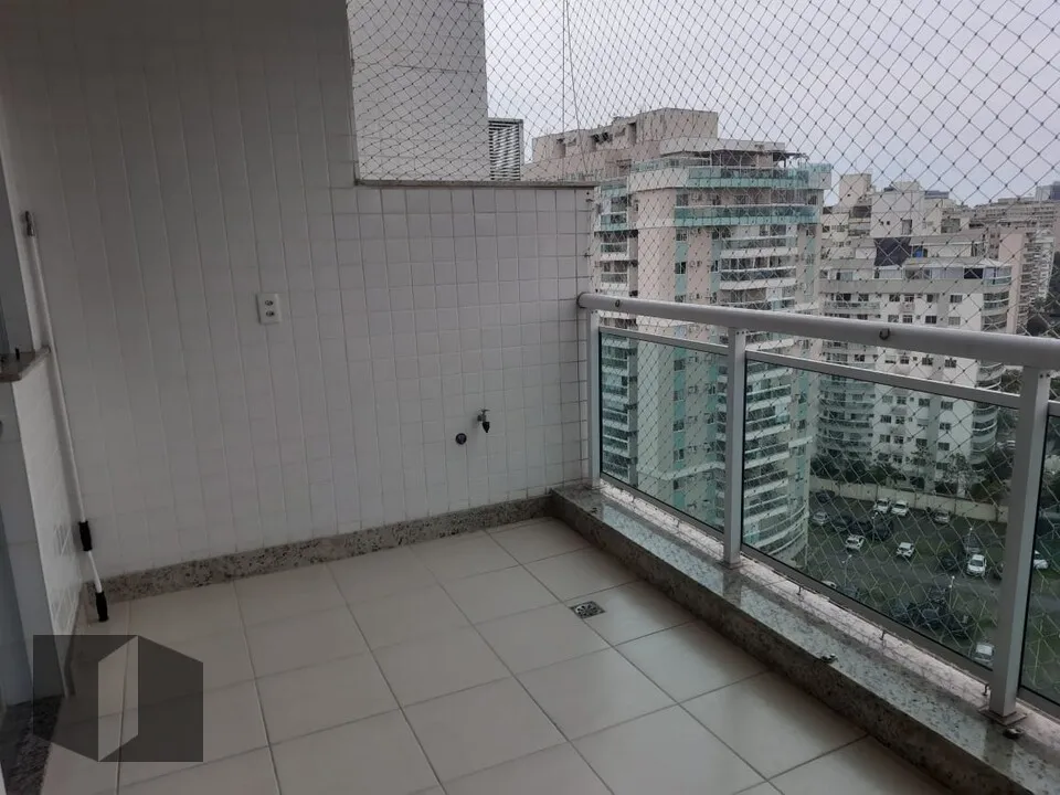 3-bedroom apartment with balcony and city views — photo 16