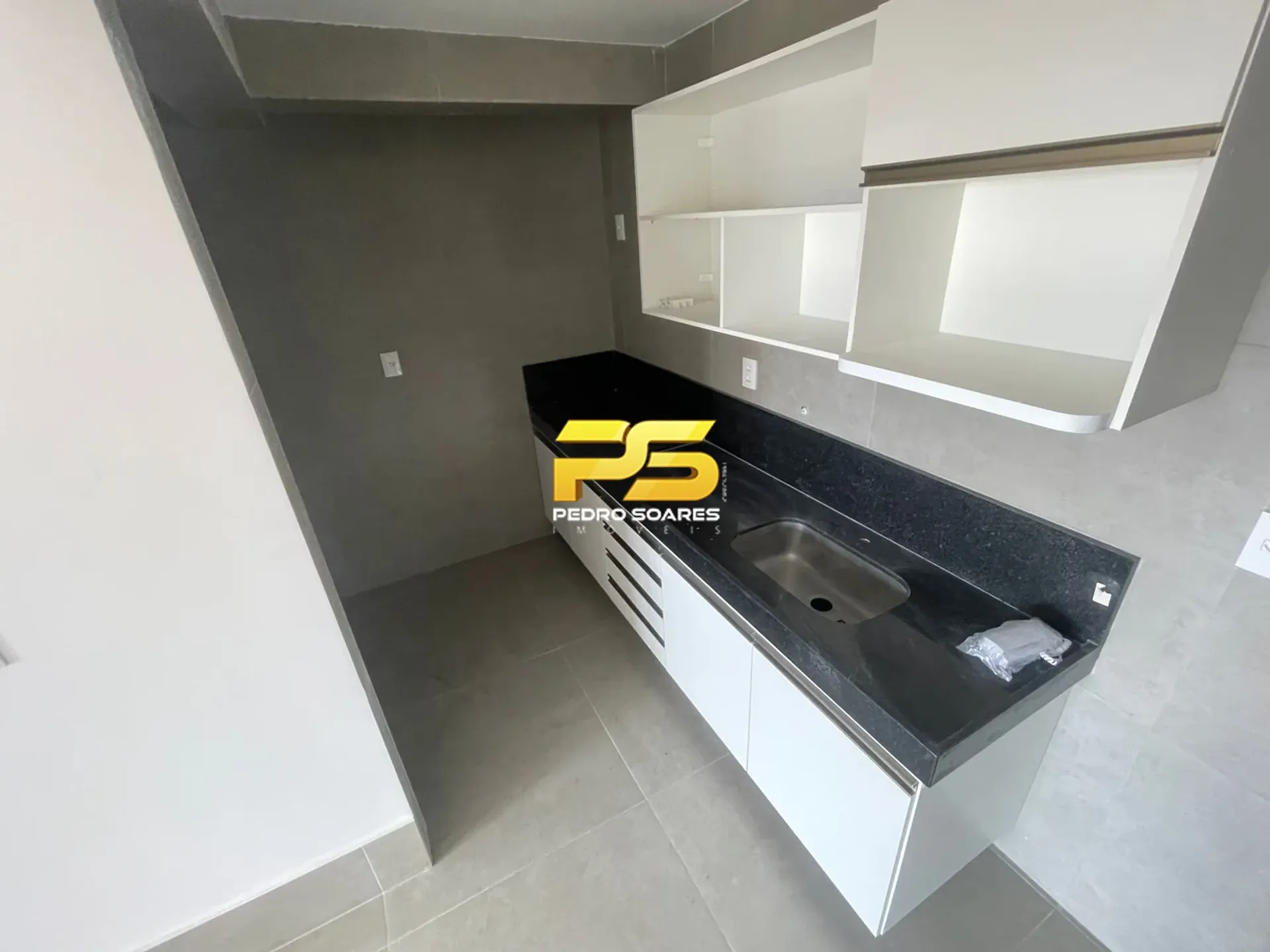 69 m² rental apartment with 2 bedrooms and an en-suite — photo 3