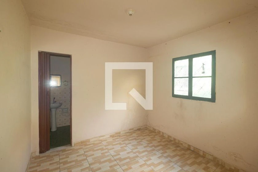 Casa con 2 dormitorios, 1 baño y zona de lavado — photo 23