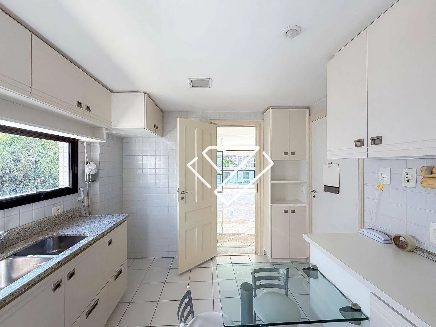 3-bedroom apartment with 165 m² and 3 parking spaces — photo 29