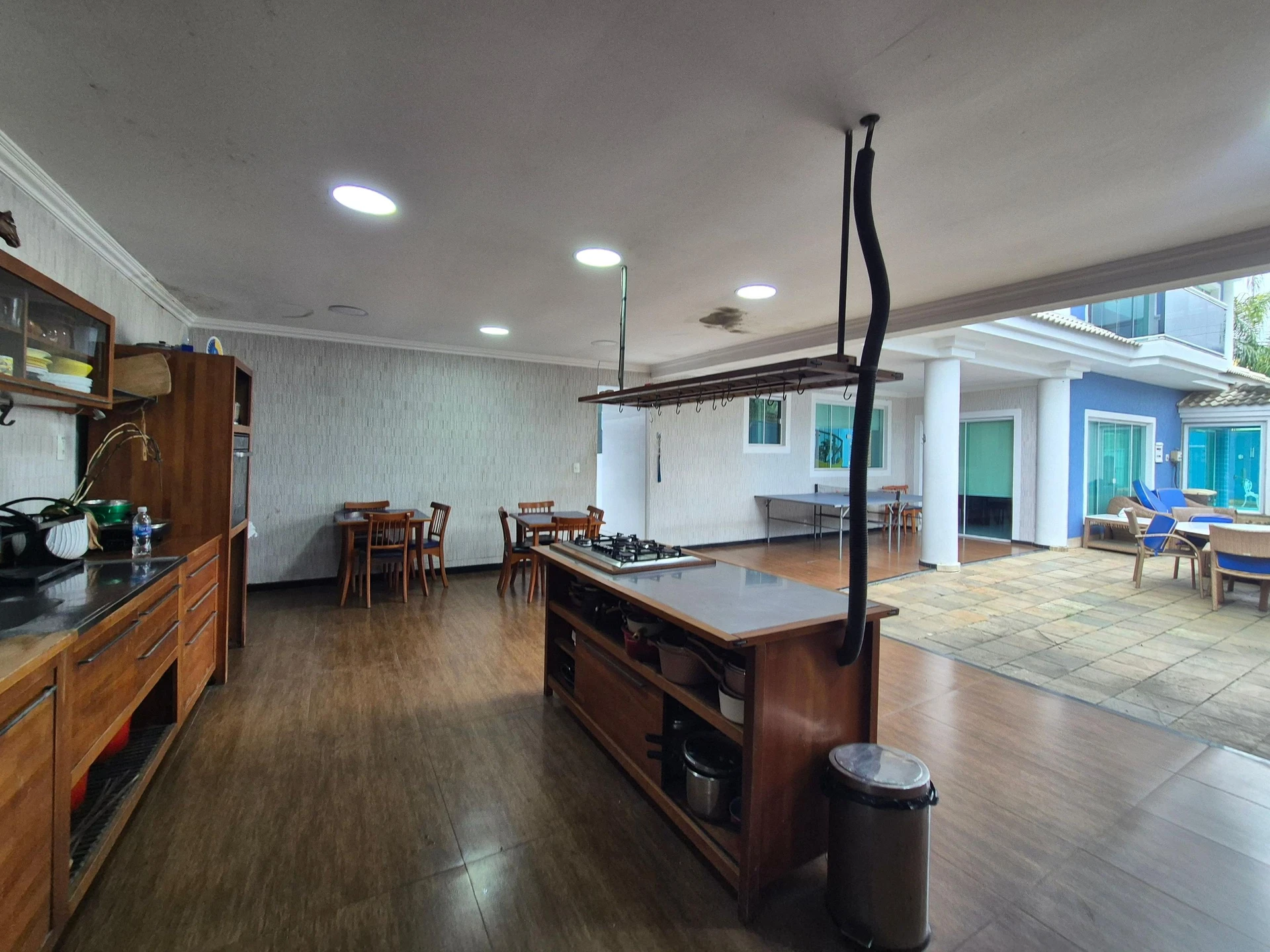 4 quartos e jacuzzi: casa de 318 m² — photo 33