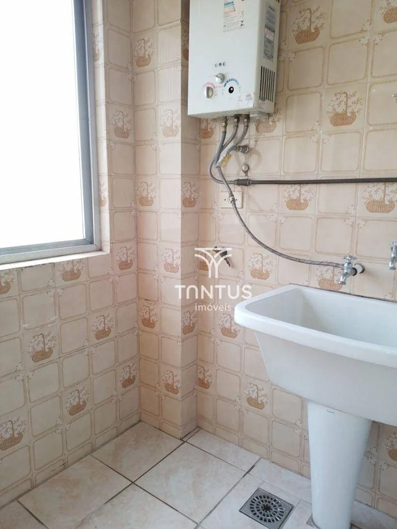 Wood or laminate floors in a 2-bedroom apartment, 58 m² — photo 11