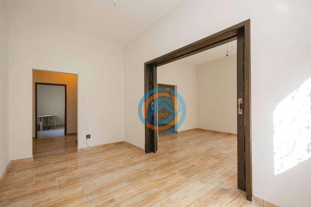 Detached house with 4 bedrooms and 4 parking spots — photo 3