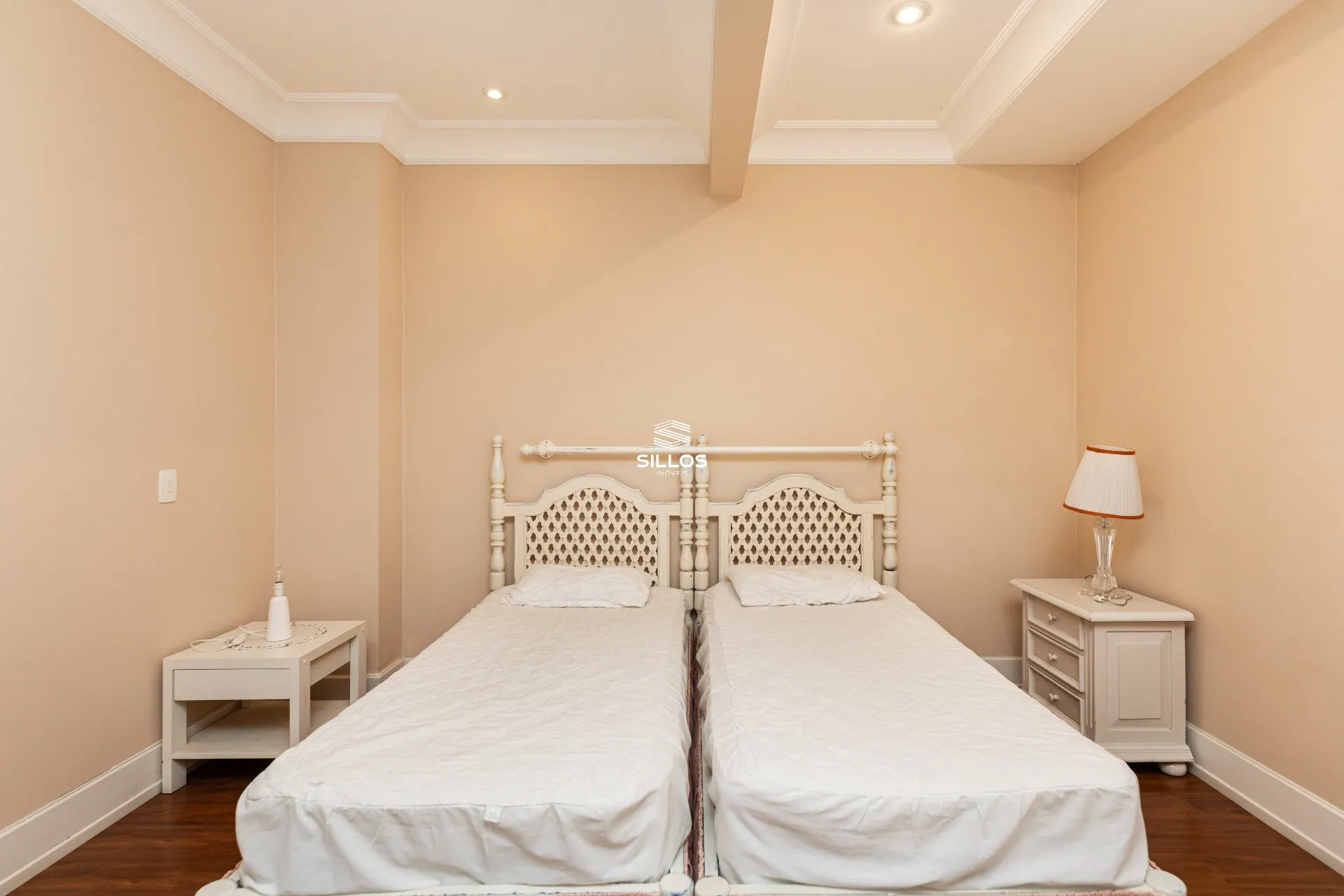 Rental house with 4 en-suite bedrooms and 7 baths — photo 24