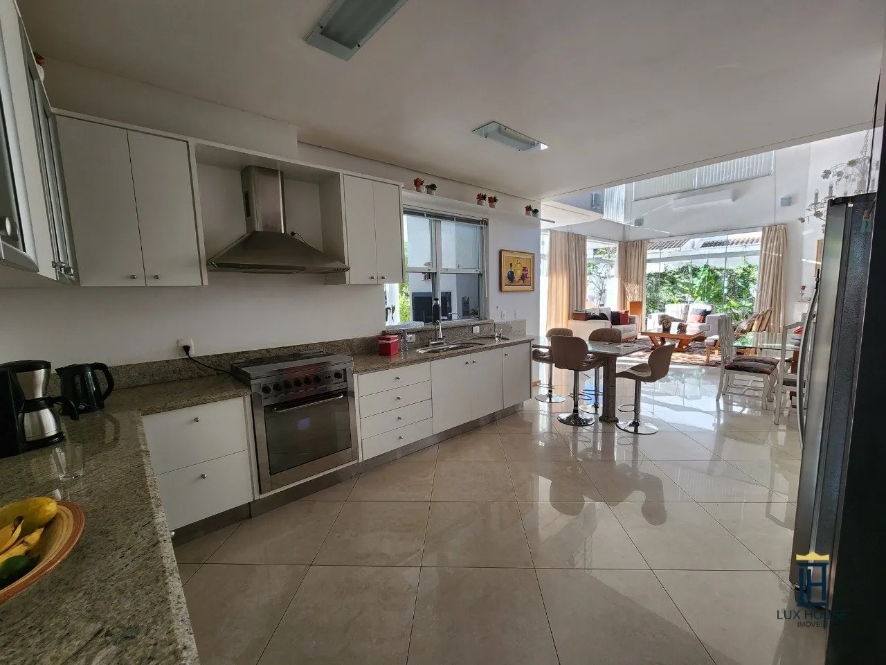 Casa amueblada con 6 dormitorios y 600 m² — photo 2