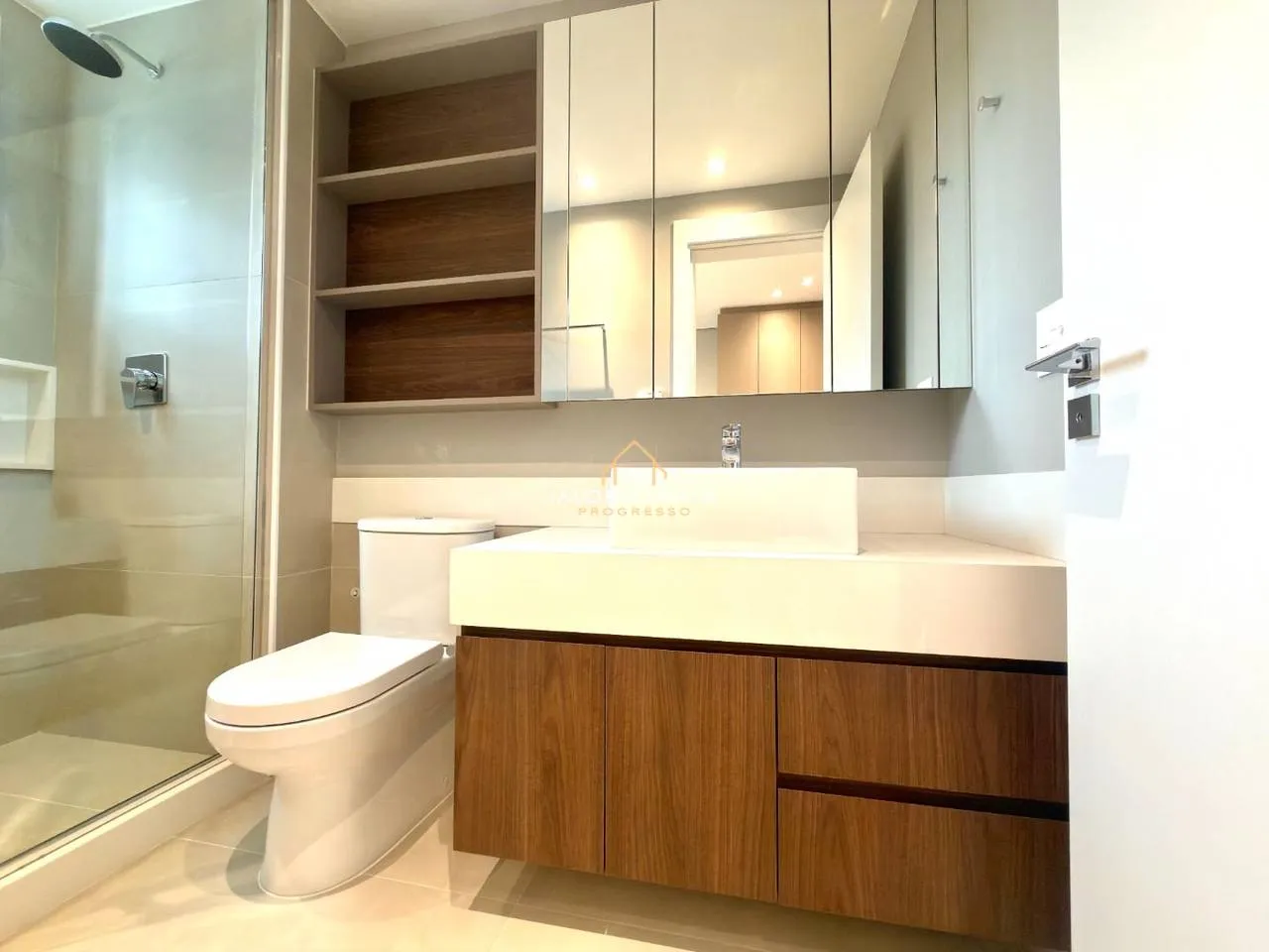 Floor-to-ceiling windows in a 3-bedroom apartment, 138 m² — photo 101