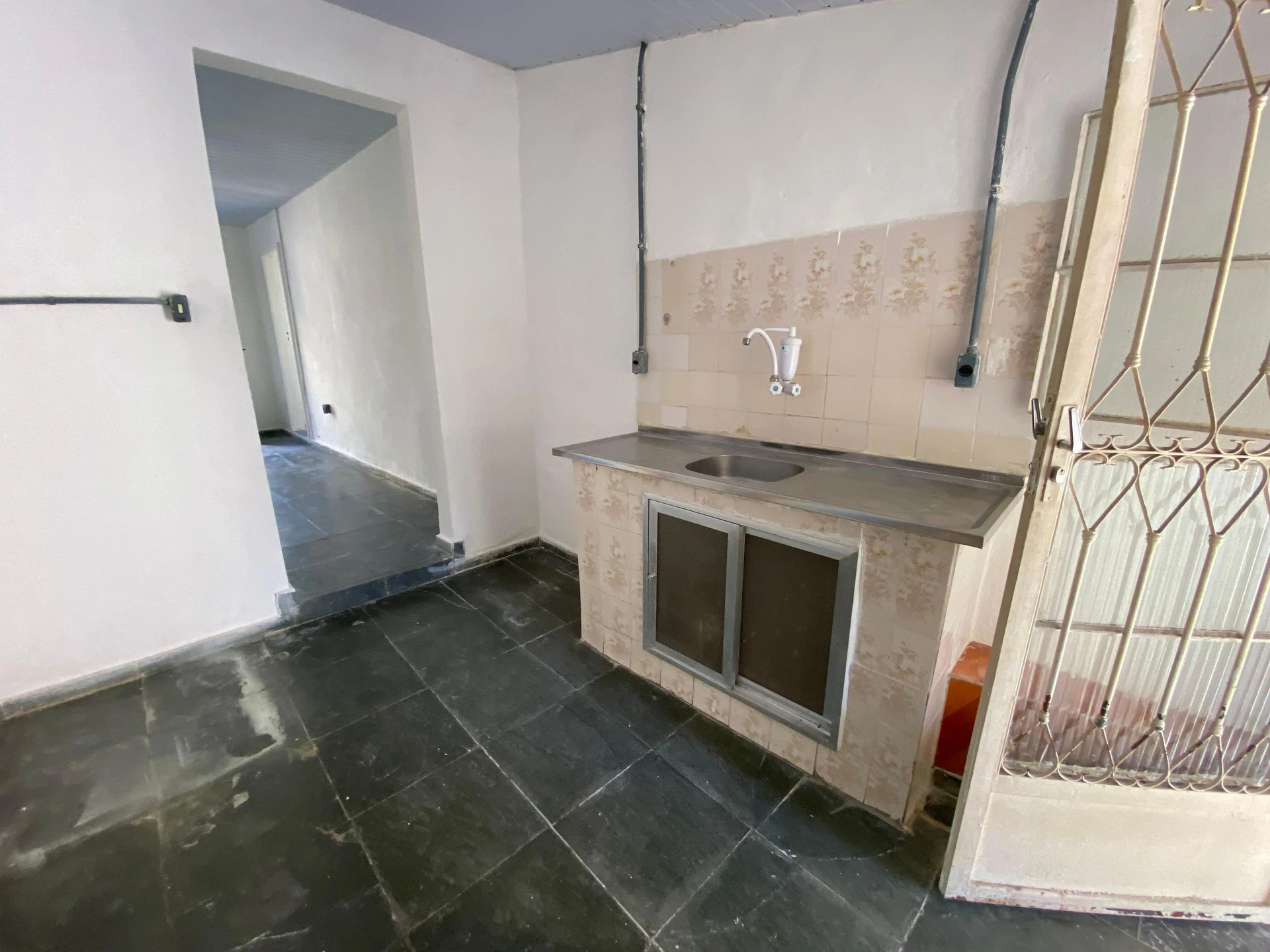 One-bedroom house with a garden — photo 21