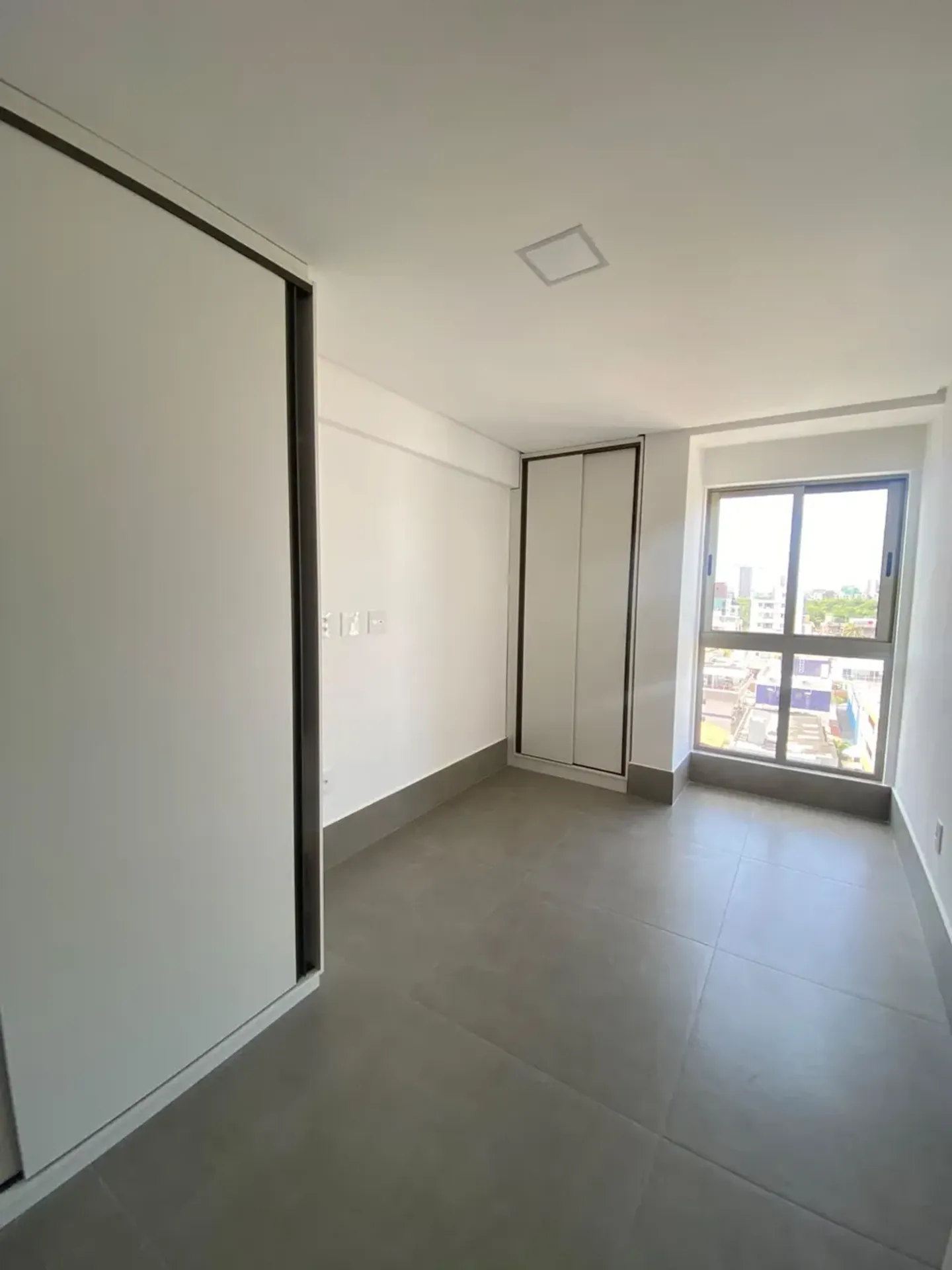 Засклений балкон та 2 спальні: квартира 55 м² — photo 6