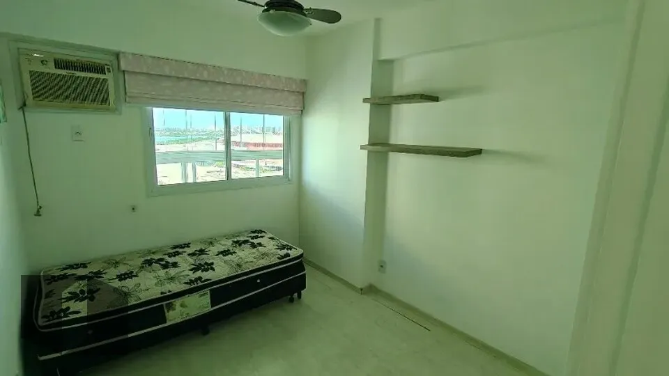 Furnished 3-bedroom apartment with glassed balcony — photo 13