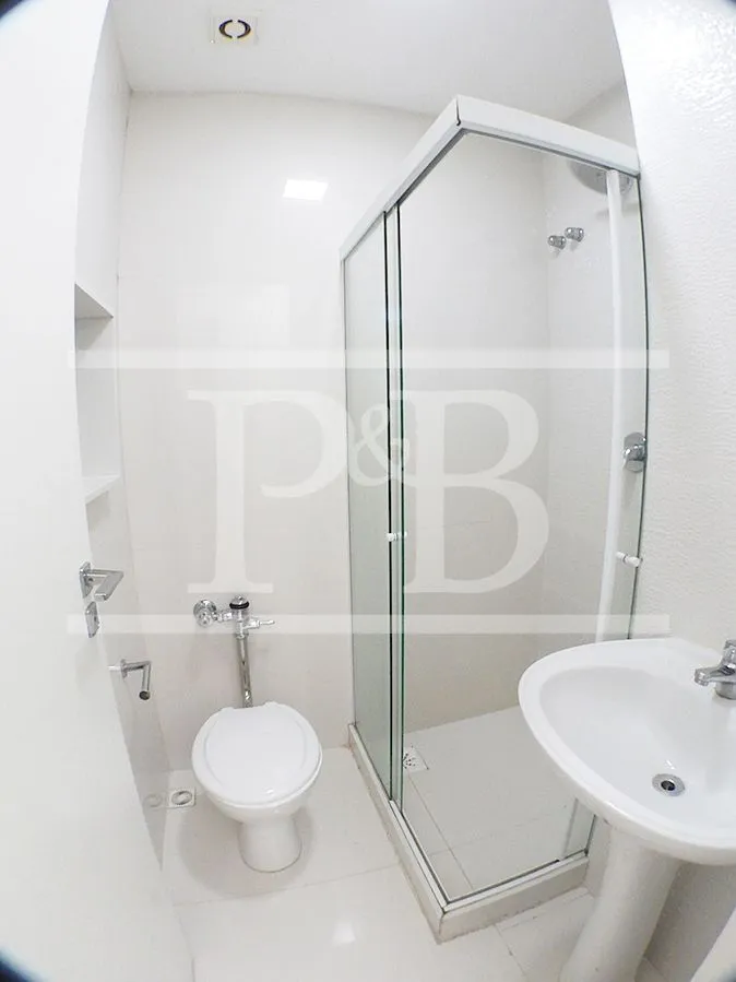 4-bedroom apartment with glassed-in balcony — photo 40