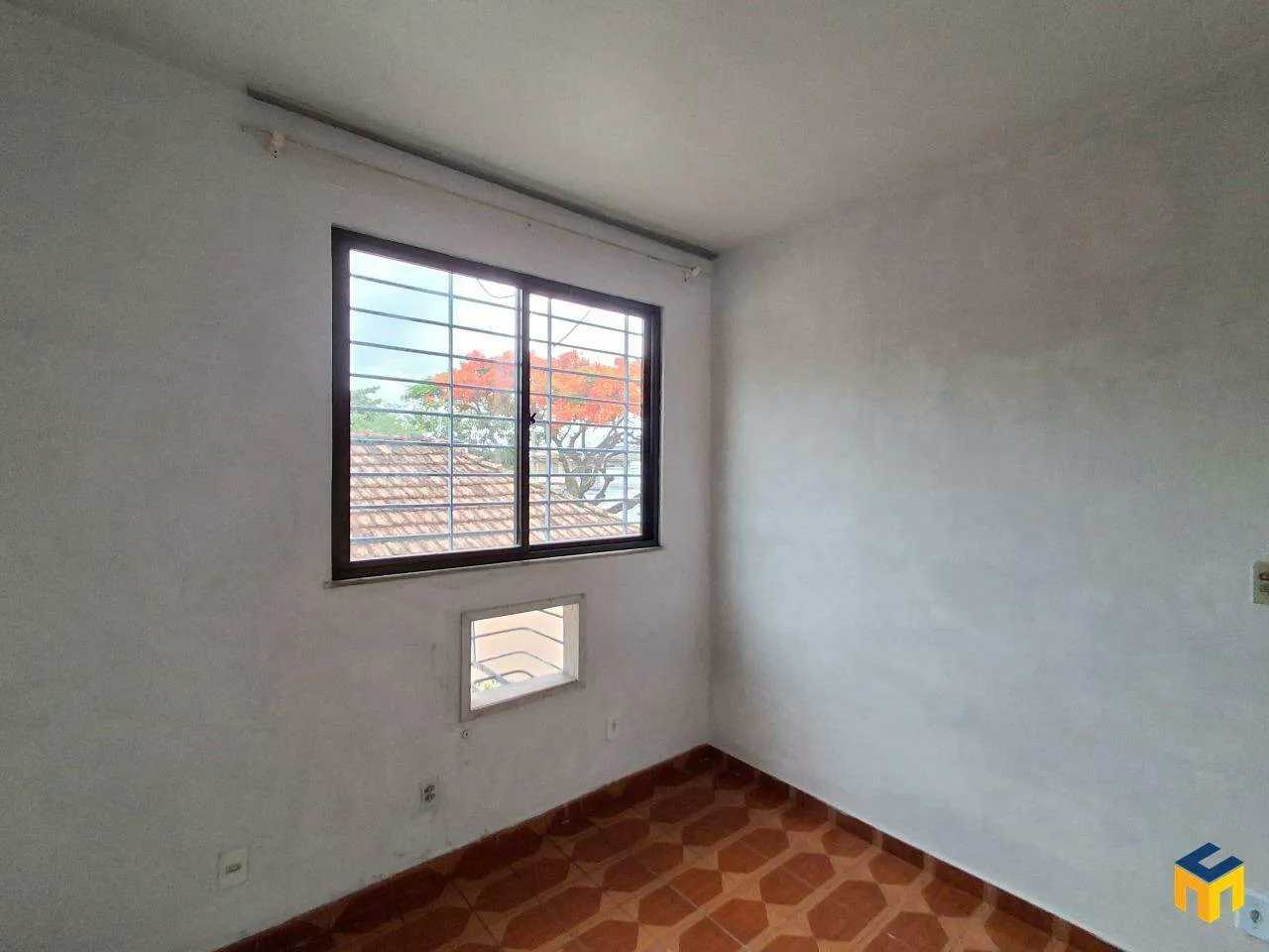 Apartment with 2 bedrooms, balcony and 1 parking spot — photo 15