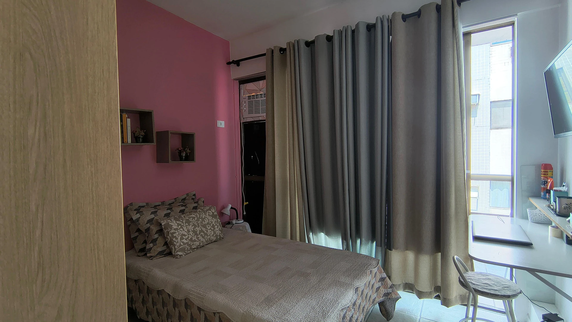 Apartamento mobiliado com mesa de trabalho e 4 quartos — photo 52
