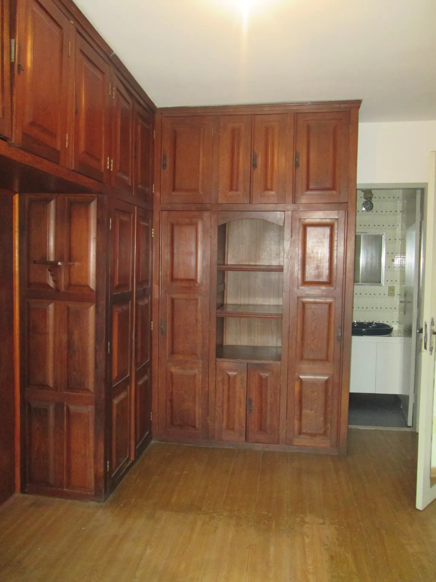 3-bedroom apartment, 1 with its own bathroom, 120 m² — photo 2