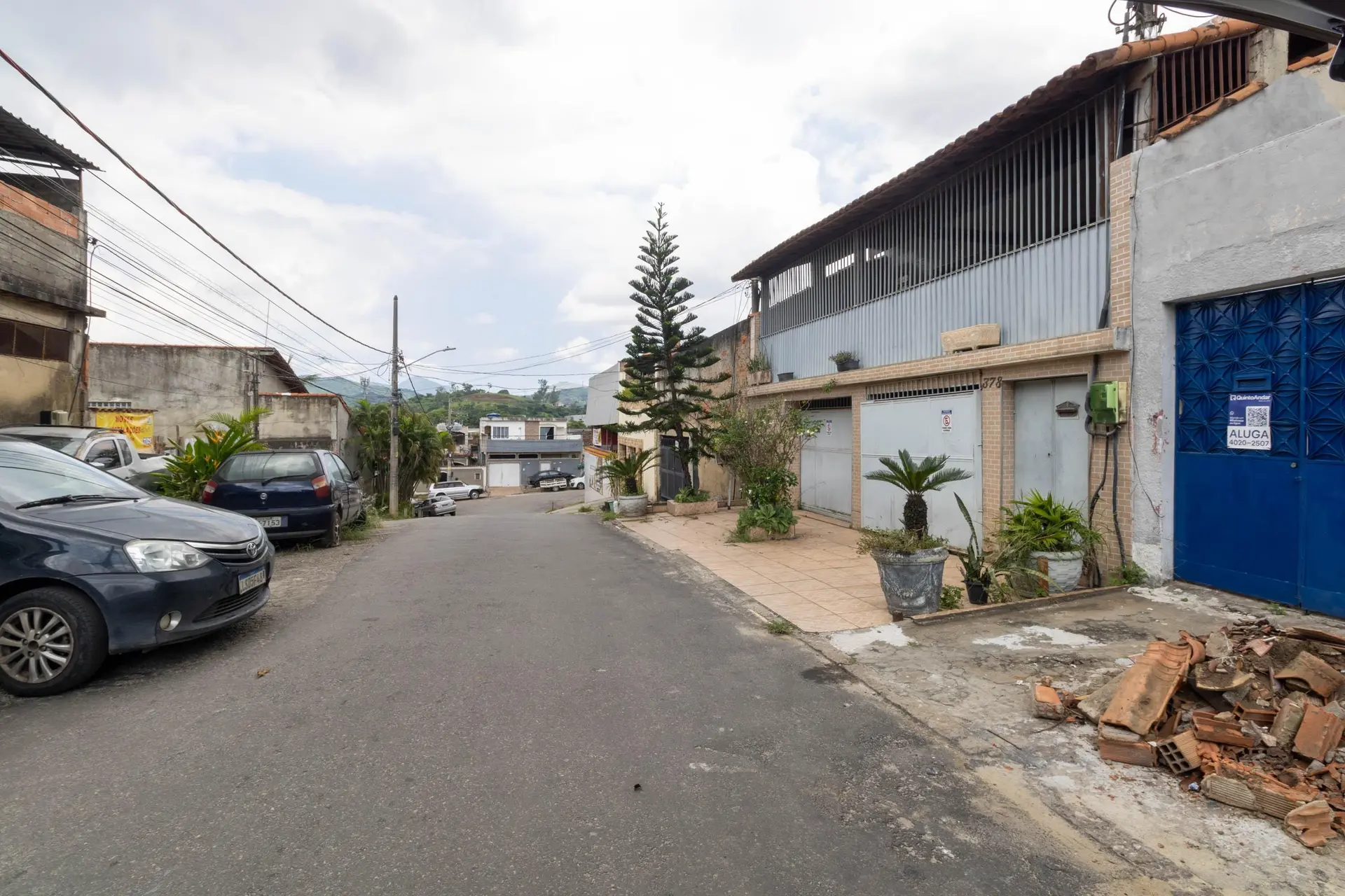 House with 3 bedrooms and a shared outdoor pool — photo 53