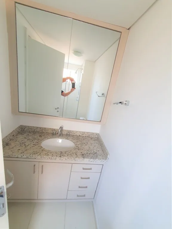 Apartamento de 2 quartos com cozinha fechada e fogão a gás — photo 12