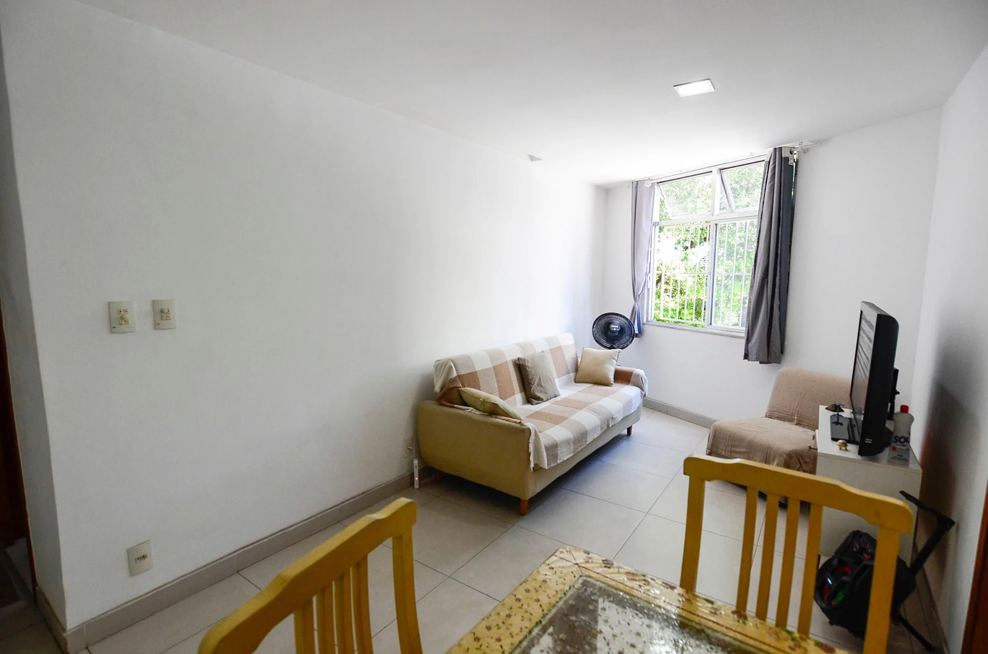 Furnished 1-bedroom apartment with en-suite and 1 parking spot — photo 7