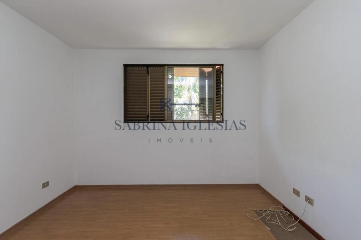 4-bedroom house with a grill on the balcony in Curitiba — photo 30