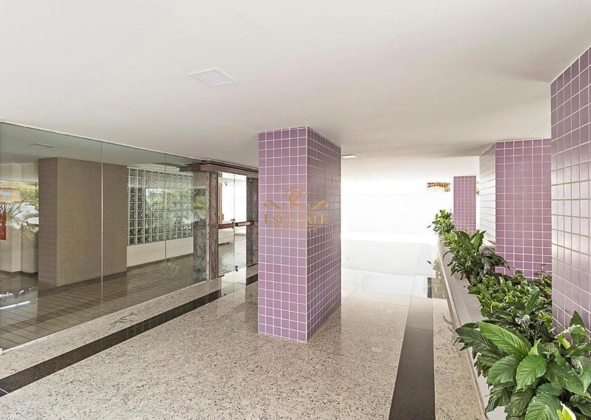 167 m² apartment with a grill on the balcony and a bathtub — photo 10