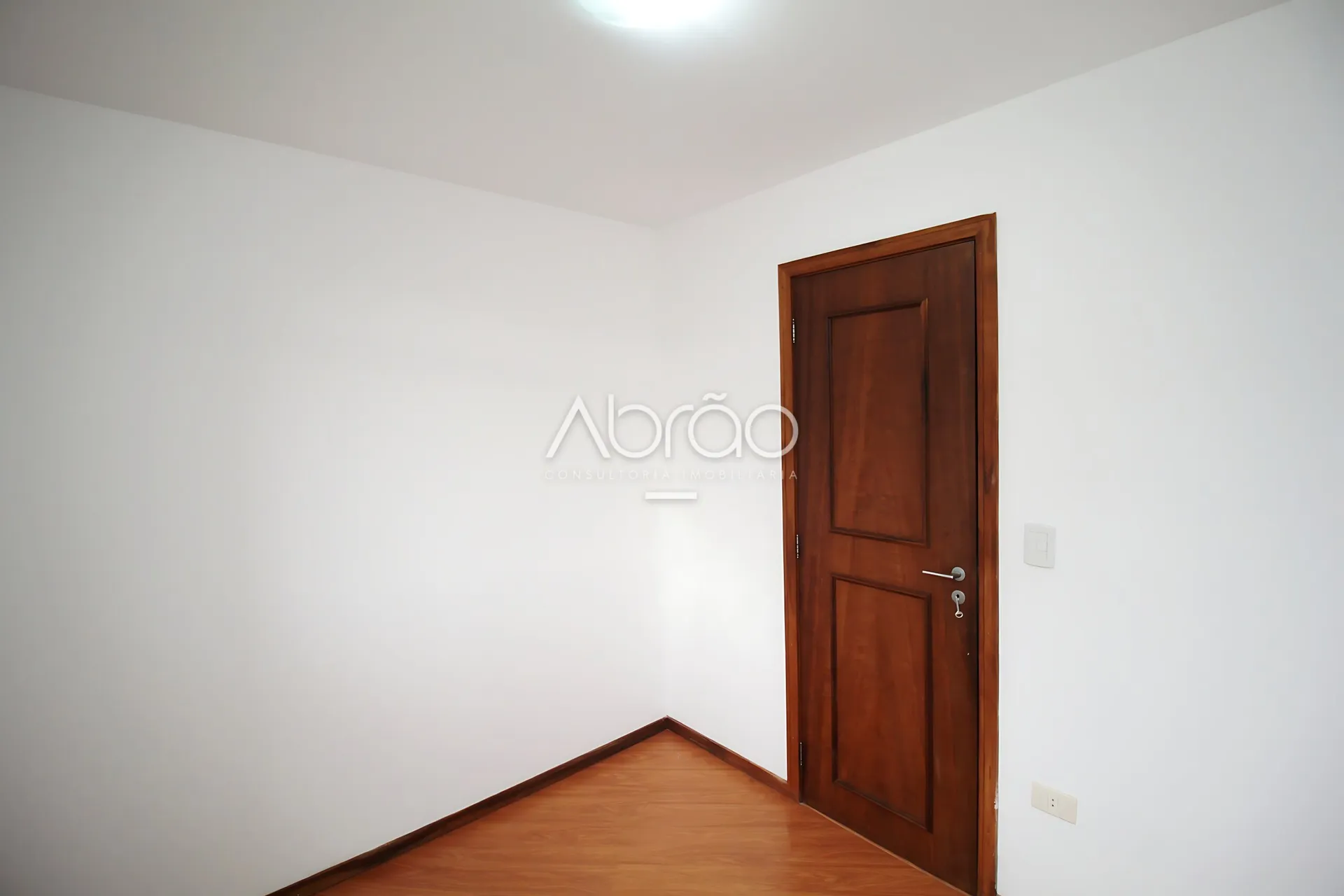 Apartamento con 3 dormitorios y balcón con parrilla — photo 23