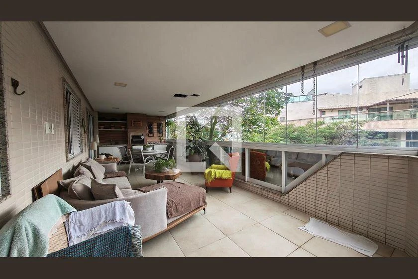 Furnished apartment, 160 m², with a glass-enclosed balcony — photo 25