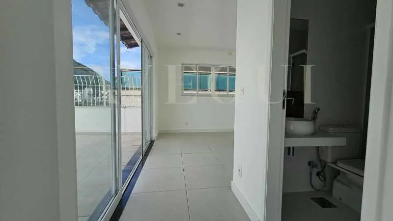 Вид на воду та 4 спальні: квартира 258 м² — photo 26