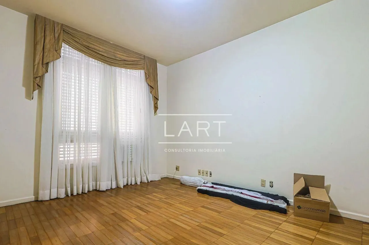 4-bedroom apartment with built-in wardrobes — photo 2