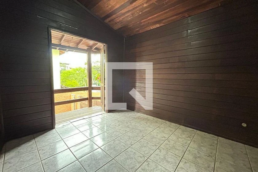 Balcony with a grill in a 3-bedroom house, 100 m² — photo 19