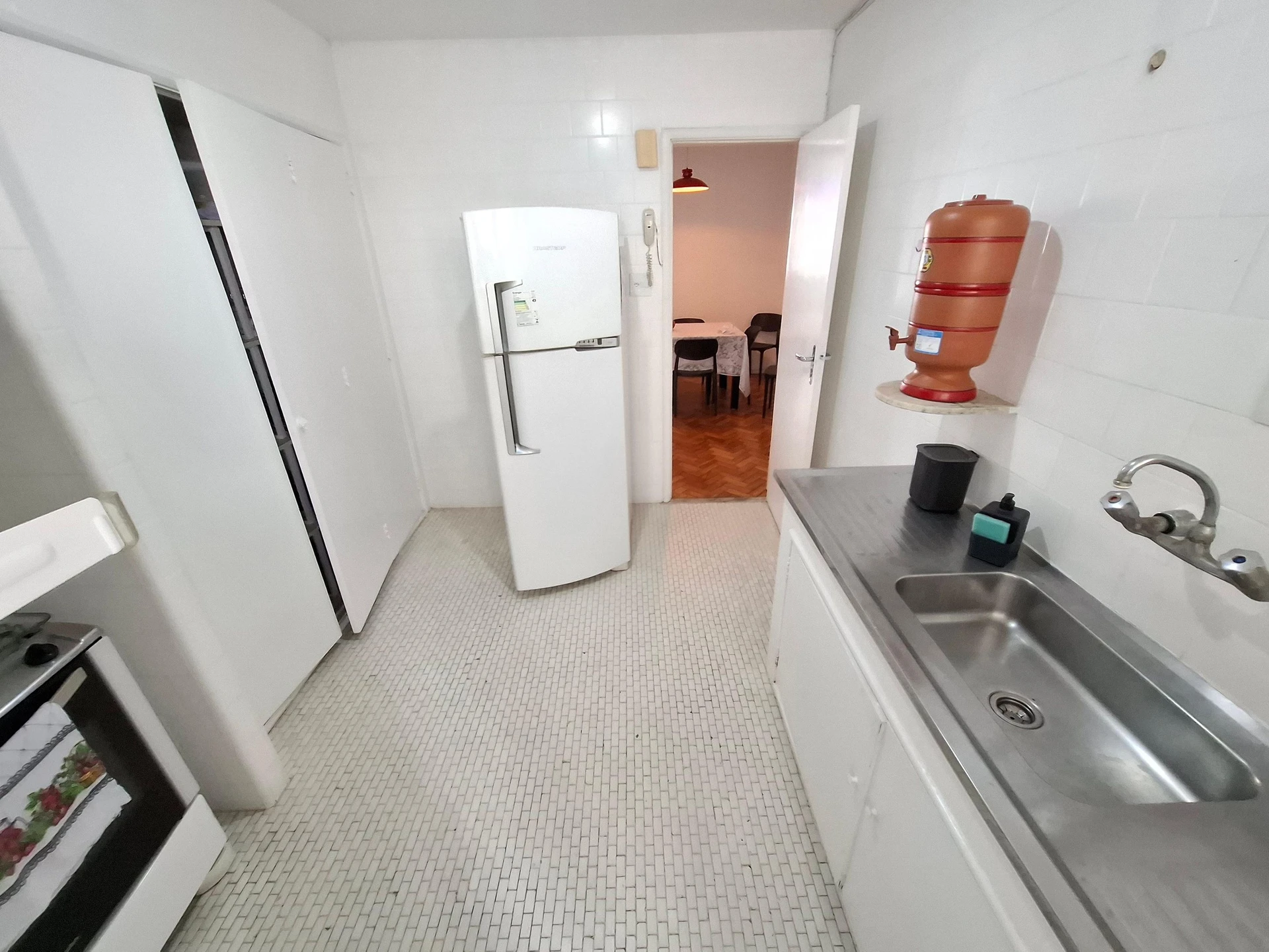 Furnished 4-bedroom apartment with 2 bathrooms — photo 18