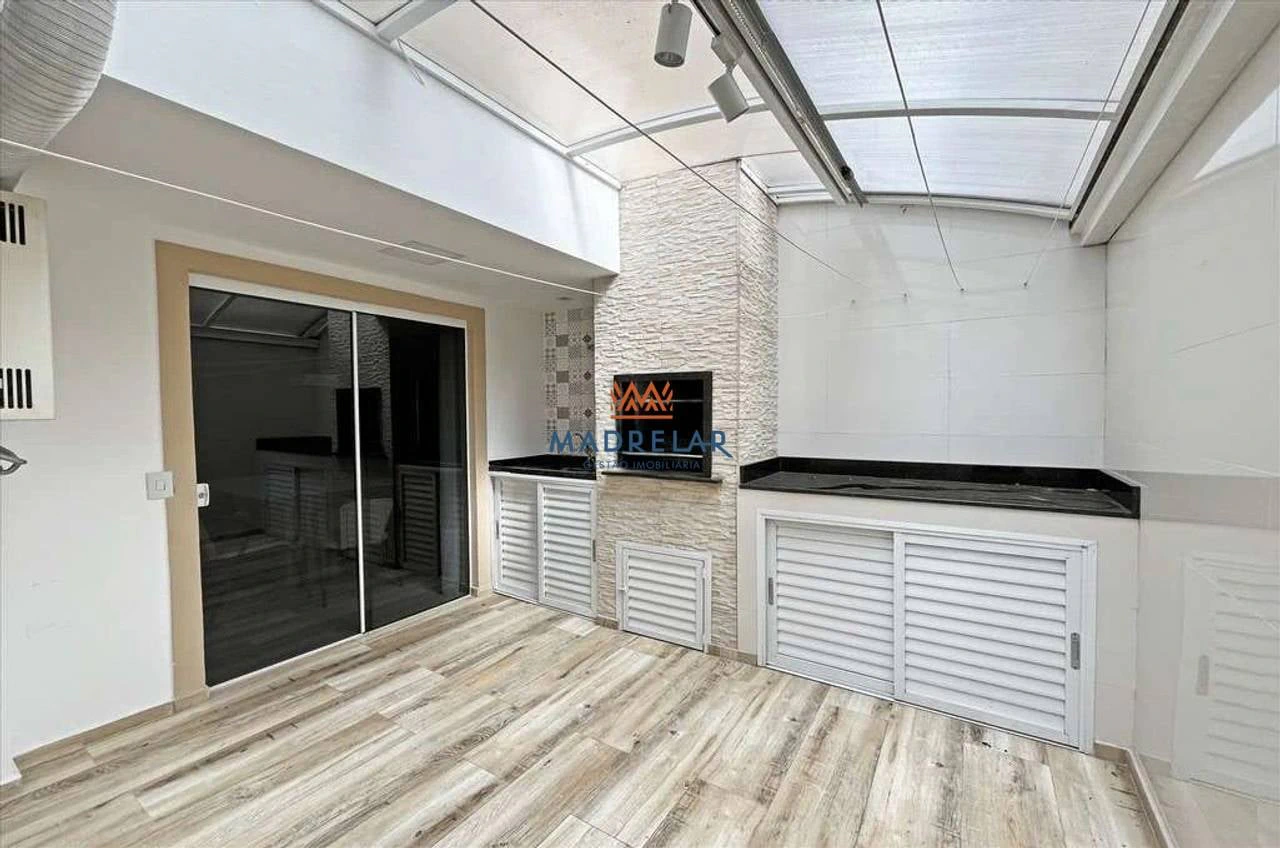 3-bedroom house with a bathtub in Curitiba — photo 8