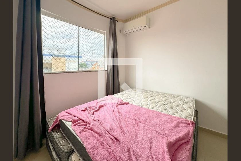 Furnished apartment with 2 bedrooms and a balcony — photo 12