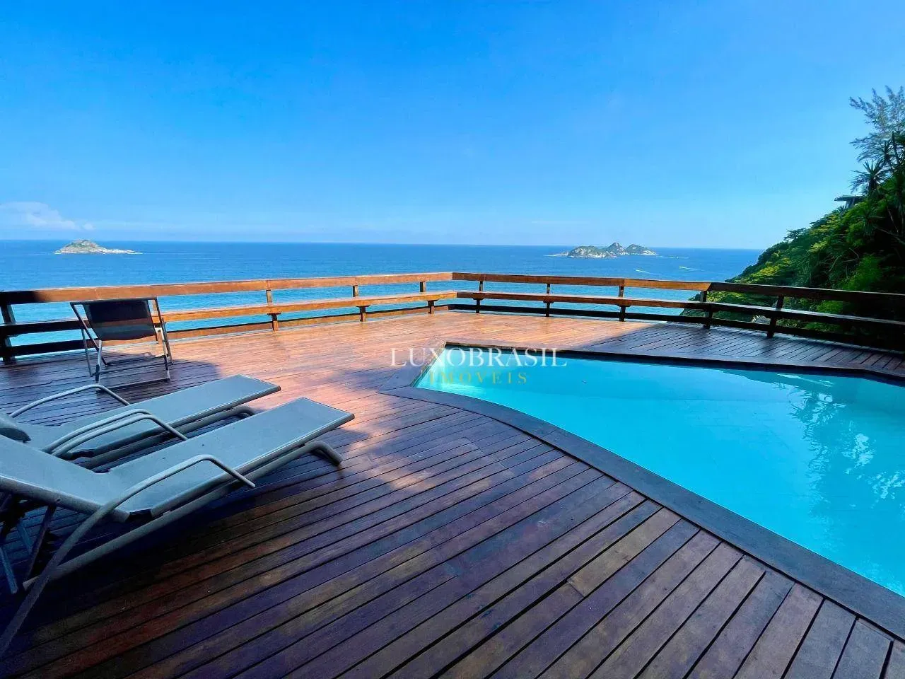800 m² house with 5 bedrooms and 5 bathrooms — photo 2