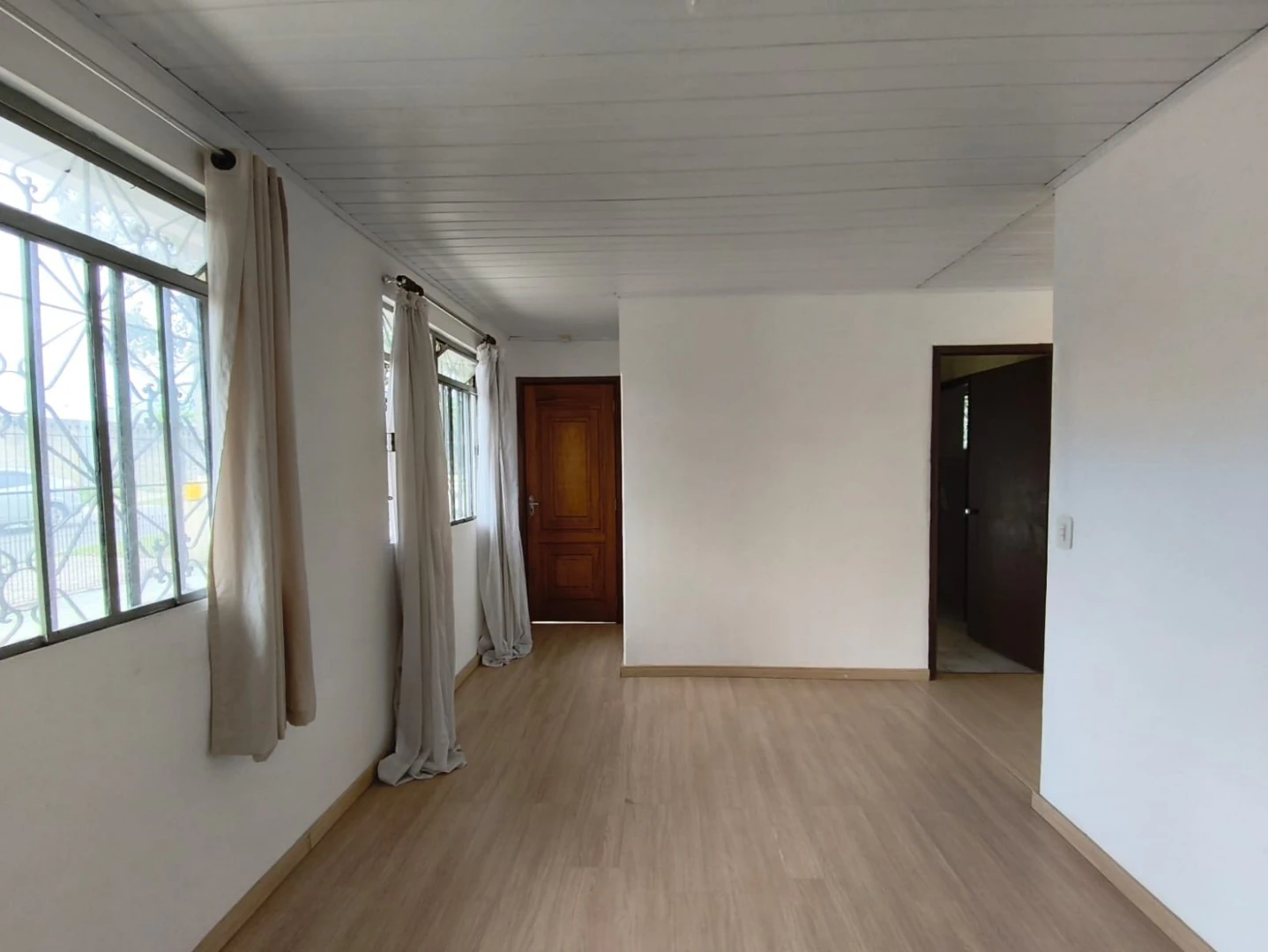 Piso de madera o laminado y 4 dormitorios: casa de 183 m² — photo 5