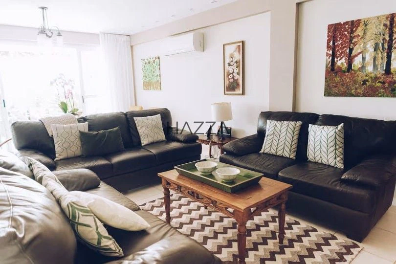 Unfurnished house with 4 bedrooms and 480 m² — photo 2