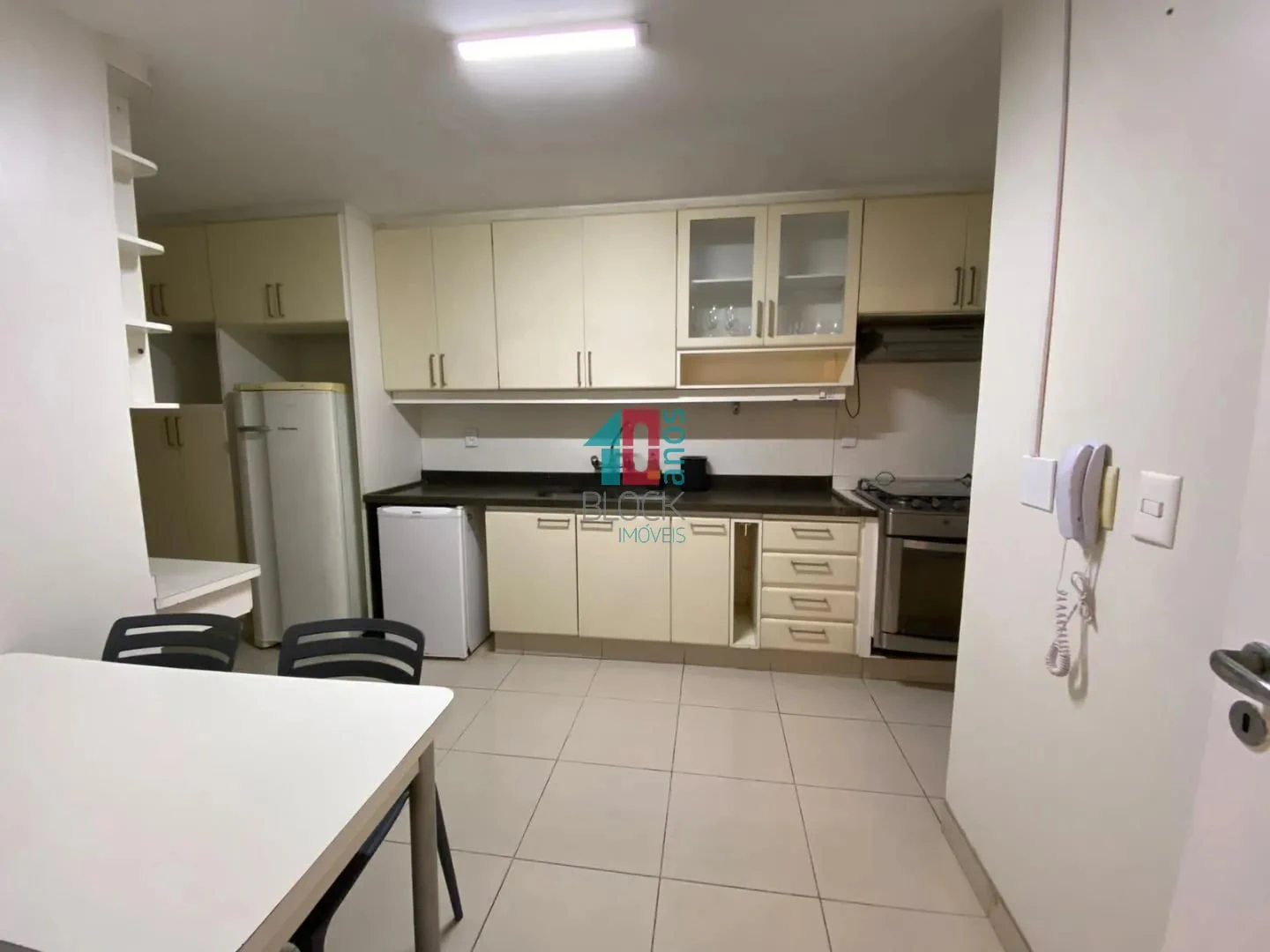 144 m² apartment with a home office and a water view — photo 15