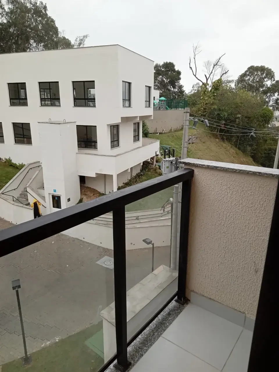Apartamento com 2 quartos e varanda em bom estado — photo 9