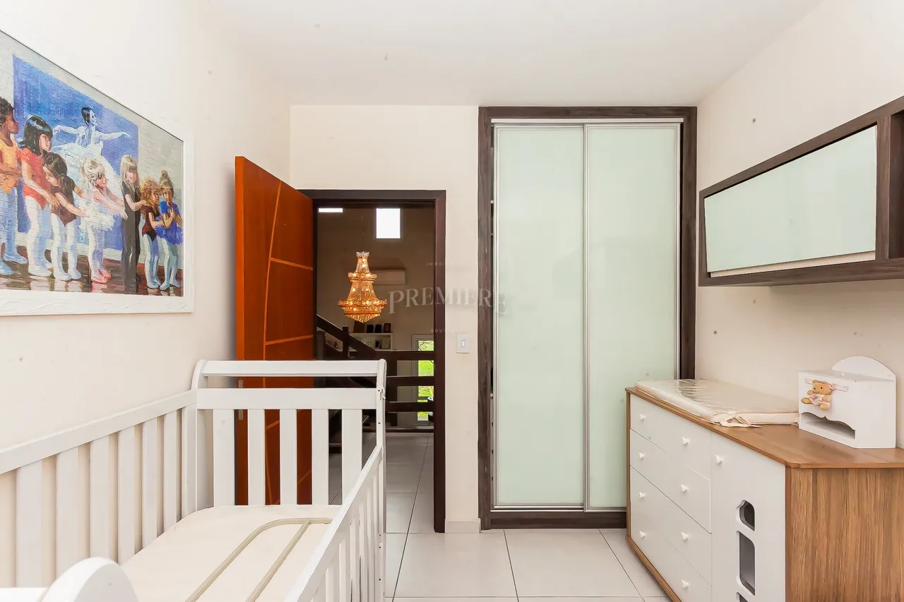House with 4 bedrooms, 1 en-suite, 4 bathrooms — photo 19
